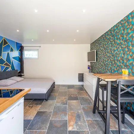 N Chic 3 Disneyland 5 Min *